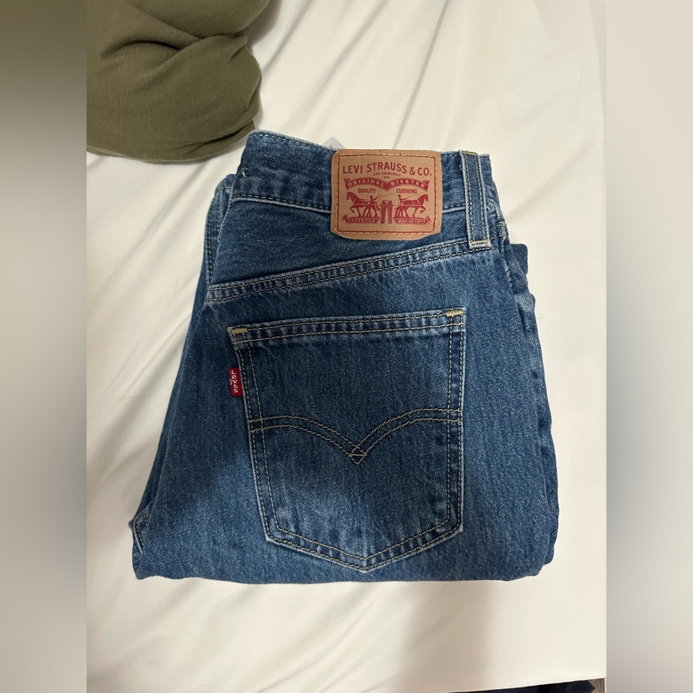 Low pro straight leg Levi jeans